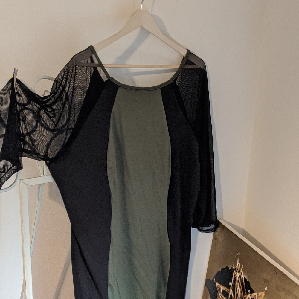 Cute casual dress with sheer sleeves